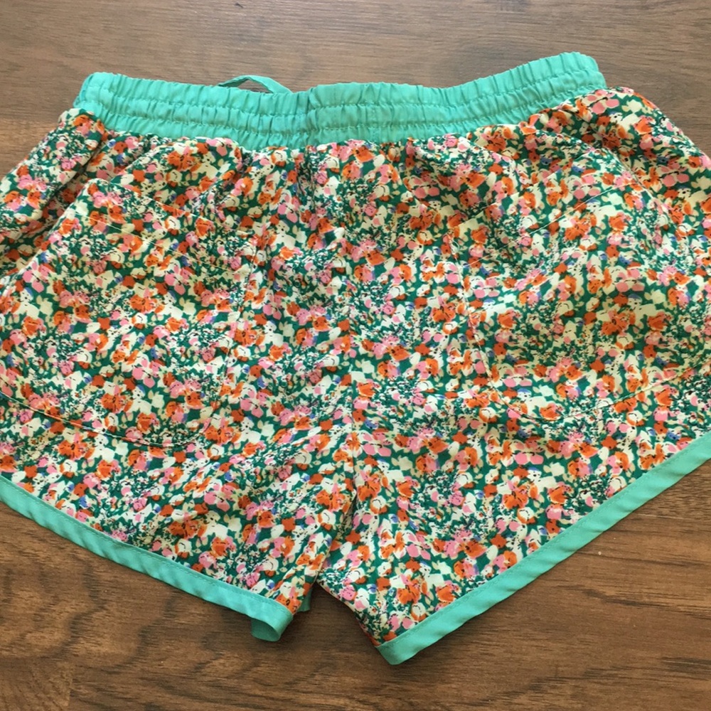 Shorts - Picture 4 of 5